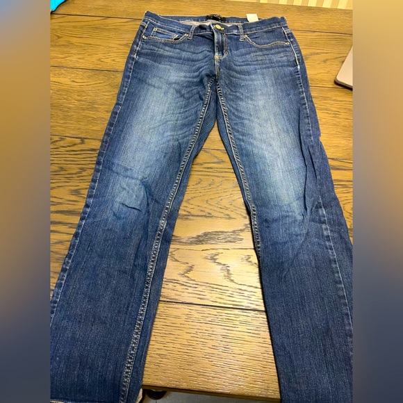 Banana republic Jean. A couple pills seen in picture - Picture 1 of 3